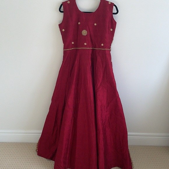 Indian Suit - Picture 3 of 12